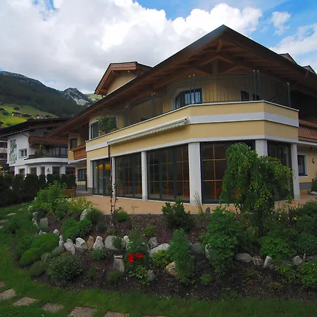 Hotel Garni Forelle Tux