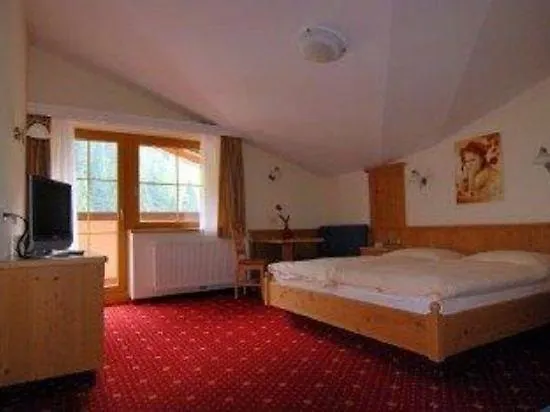 Garni Forelle Тукс